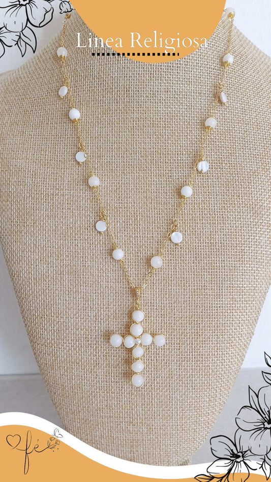 Collar de Selenita Crucifijo en Alambrismo